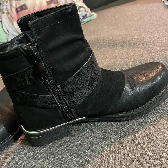 Multi-textured black booties - Picture 7 of 16